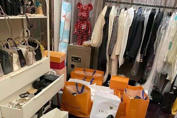 鄢陵县回收一线品牌衣服